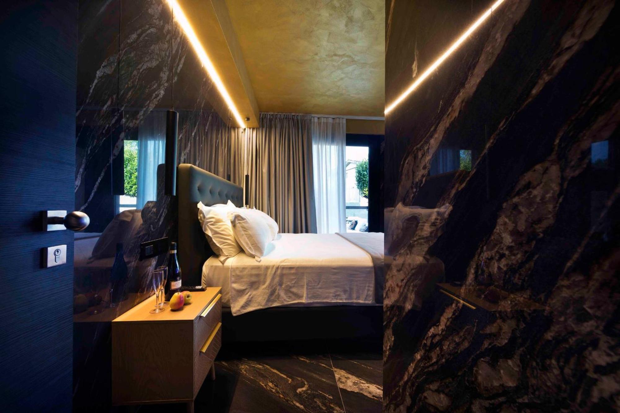 Boutique Hotel Sirmione Bagian luar foto