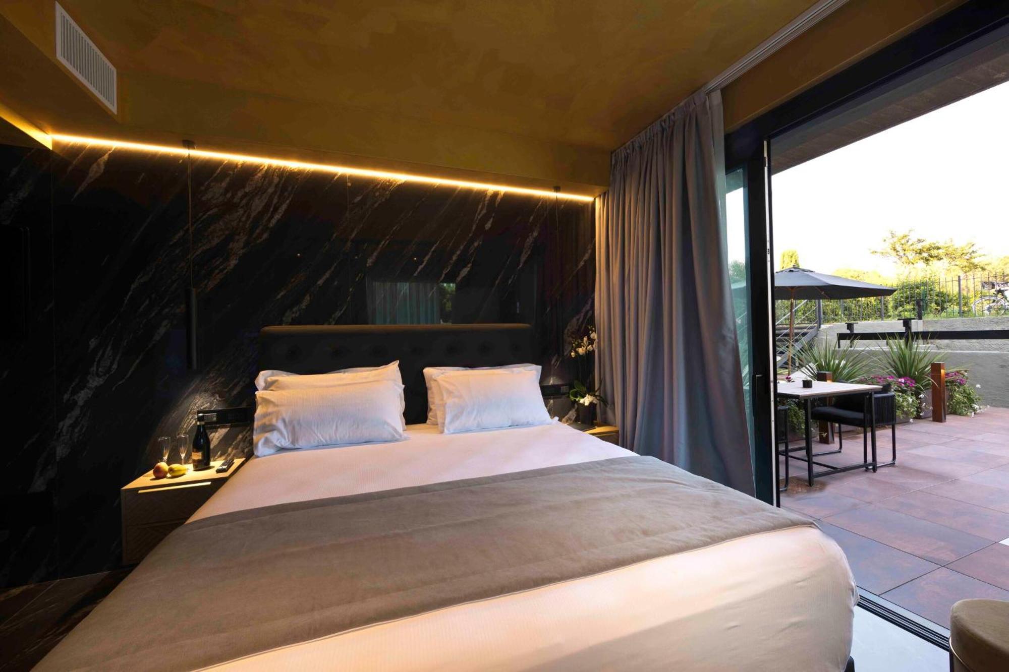 Boutique Hotel Sirmione Bagian luar foto