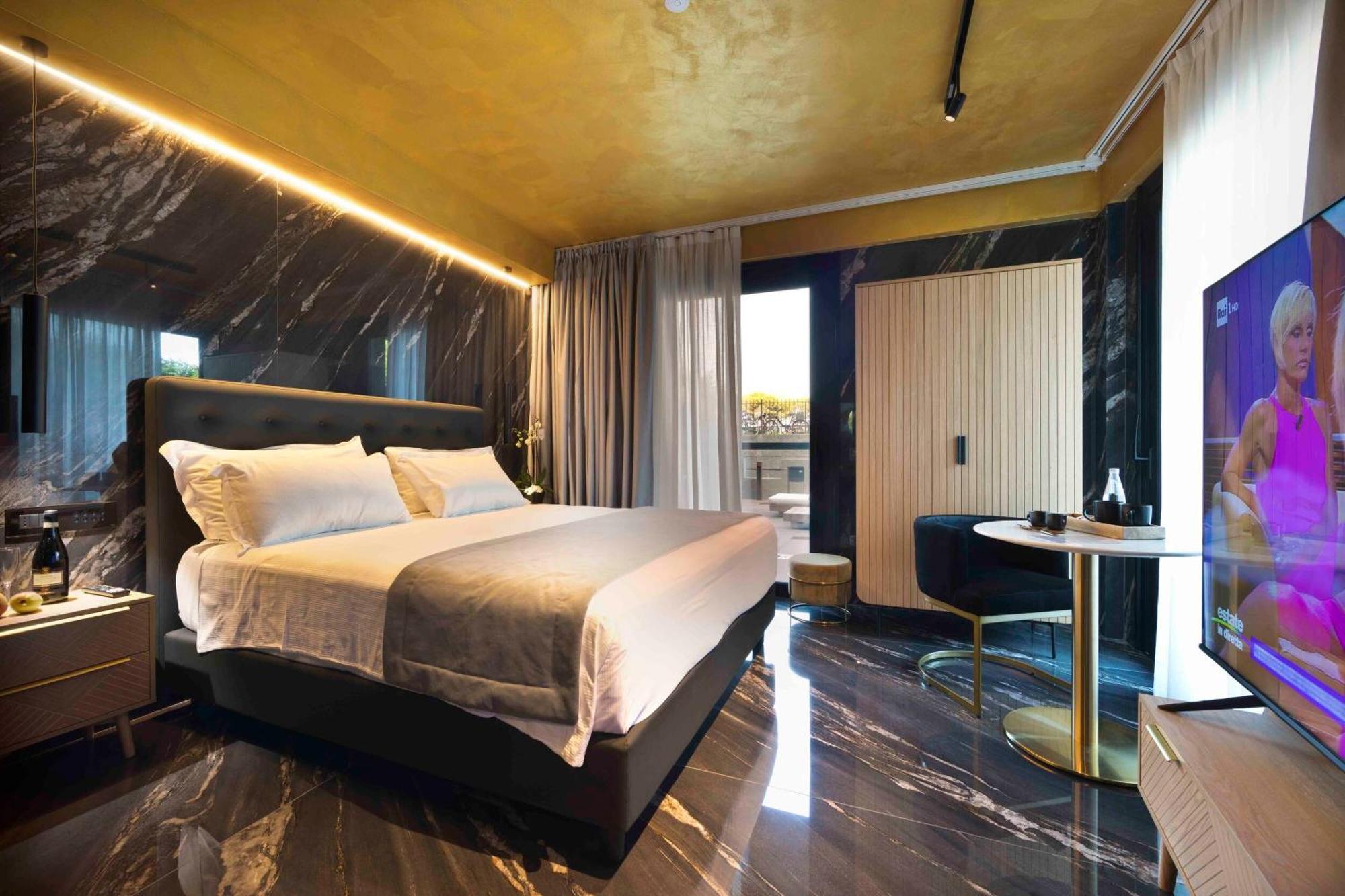 Boutique Hotel Sirmione Bagian luar foto