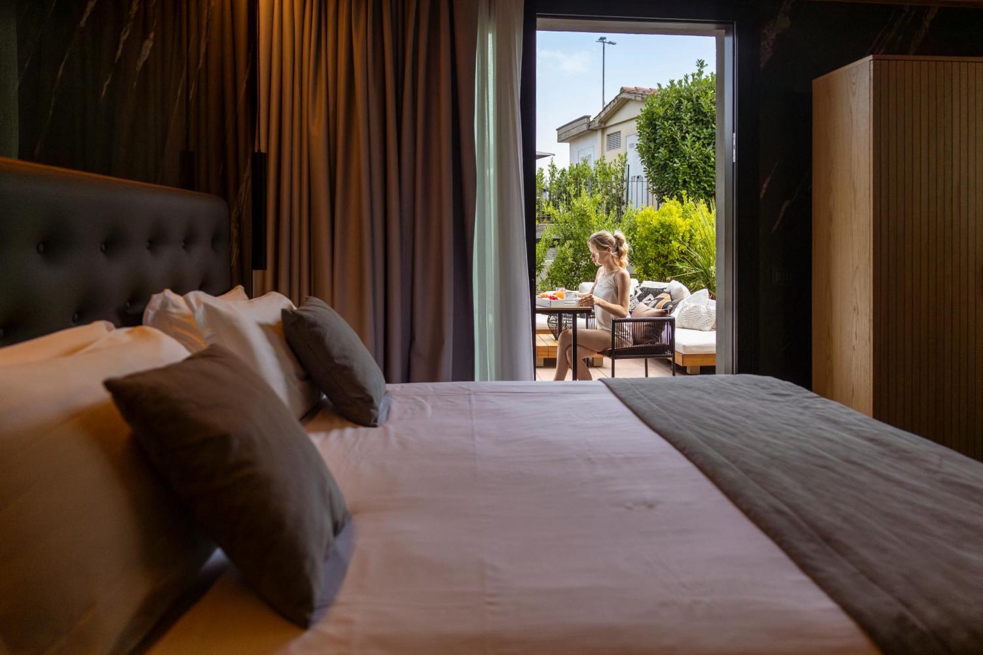 Boutique Hotel Sirmione Bagian luar foto